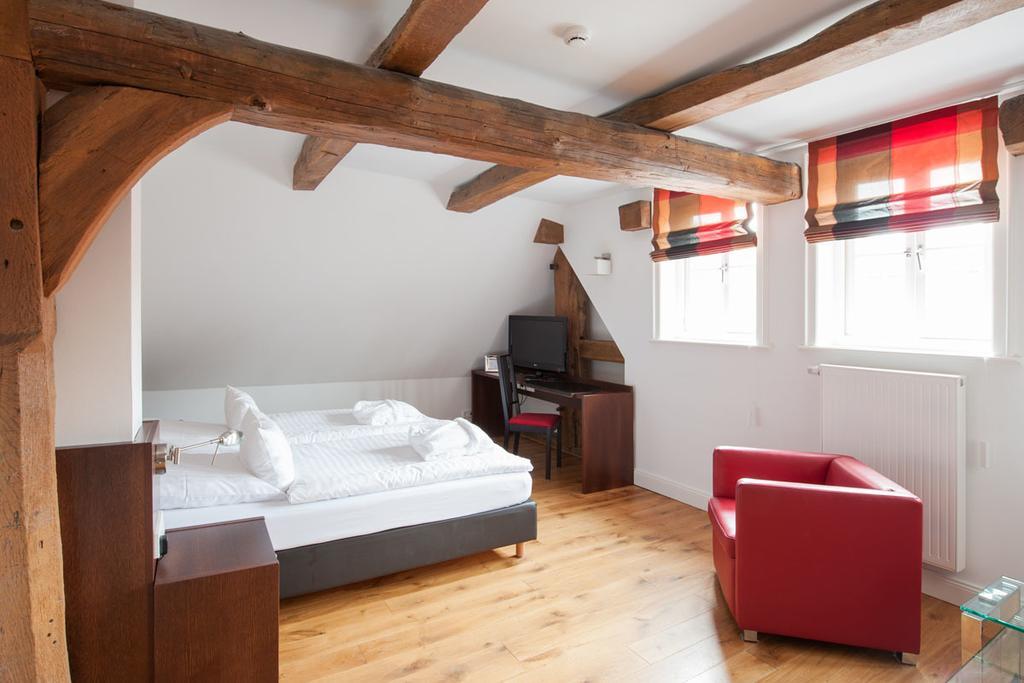 Hotel Am Burgmannshof Wunstorf Buitenkant foto